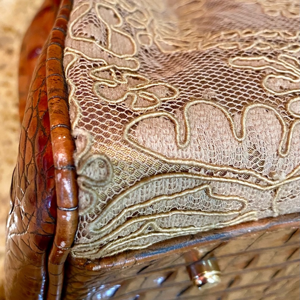 Clever Carriage Company Castle Lace and Leather Satchel, Excellent condition! - Picture 7 of 12